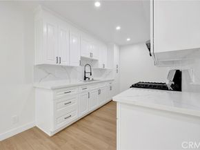 17303 Chatsworth Street 4, Granada Hills (los Angeles) CA 91344