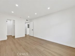 17303 Chatsworth Street 4, Granada Hills (los Angeles) CA 91344