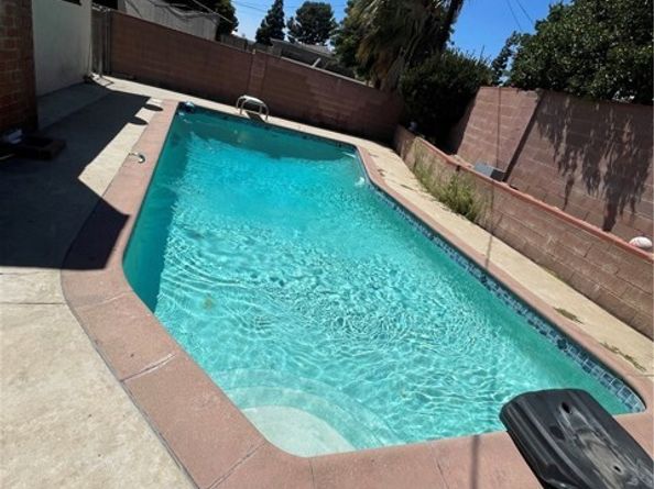 13229 Schoenborn Street, Sun Valley (los Angeles) CA 91352