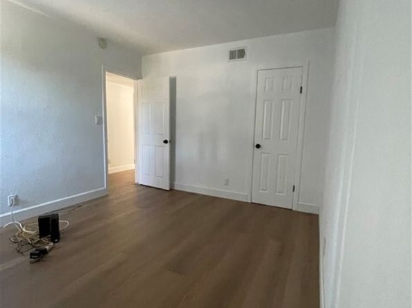 13229 Schoenborn Street, Sun Valley (los Angeles) CA 91352