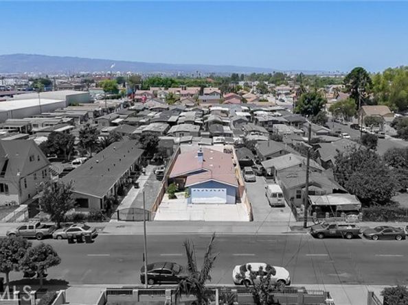 1049 Sanford Avenue, Wilmington (los Angeles) CA 90744