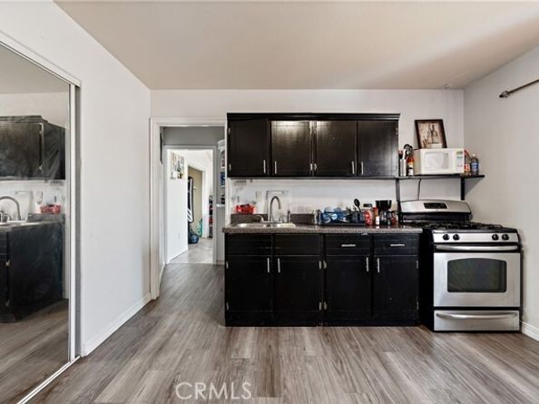 1049 Sanford Avenue, Wilmington (los Angeles) CA 90744