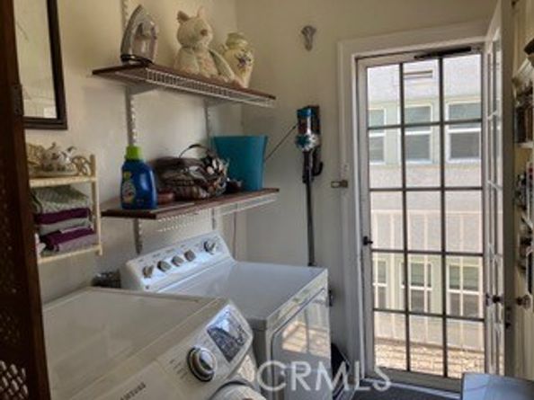 1945 S Bronson Avenue, Los Angeles CA 90018