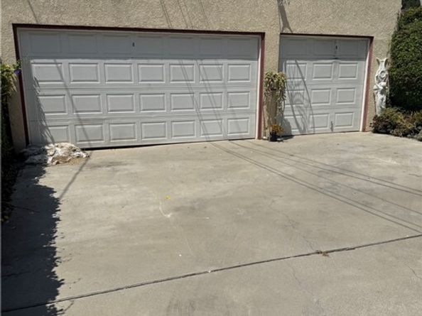 1945 S Bronson Avenue, Los Angeles CA 90018