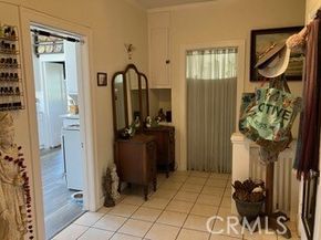 1945 S Bronson Avenue, Los Angeles CA 90018