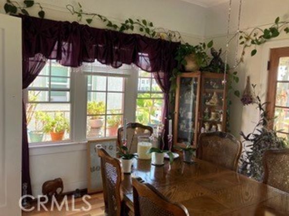 1945 S Bronson Avenue, Los Angeles CA 90018