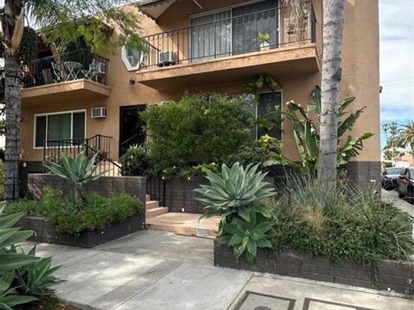 951 N Gardner 6, West Hollywood CA 90046