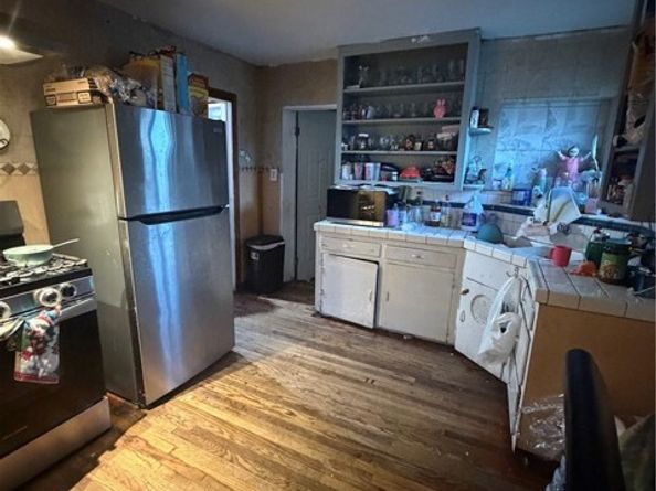 8239 Bell Avenue, Los Angeles CA 90001