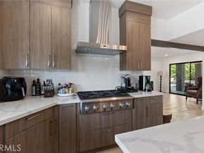 19651 Marilla Street, Northridge (los Angeles) CA 91324