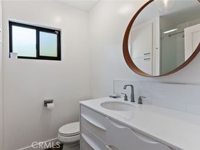 19651 Marilla Street, Northridge (los Angeles) CA 91324