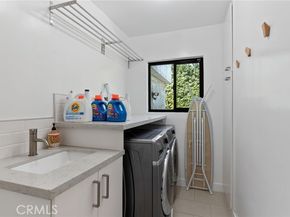 19651 Marilla Street, Northridge (los Angeles) CA 91324