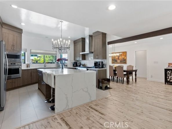 19651 Marilla Street, Northridge (los Angeles) CA 91324