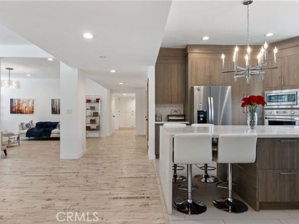 19651 Marilla Street, Northridge (los Angeles) CA 91324