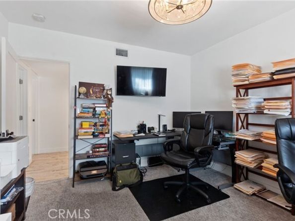 19651 Marilla Street, Northridge (los Angeles) CA 91324