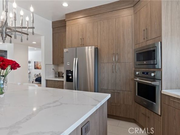 19651 Marilla Street, Northridge (los Angeles) CA 91324