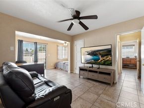 9037 Varna Avenue, Arleta (los Angeles) CA 91331