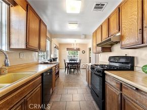 9037 Varna Avenue, Arleta (los Angeles) CA 91331