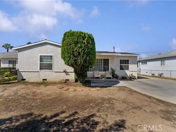 9037 Varna Avenue, Arleta (los Angeles) CA 91331