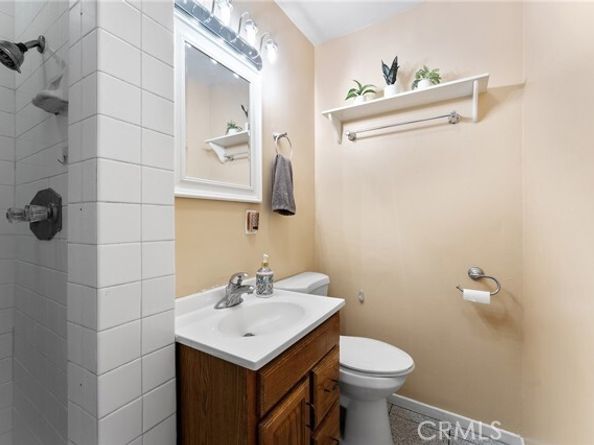 9037 Varna Avenue, Arleta (los Angeles) CA 91331