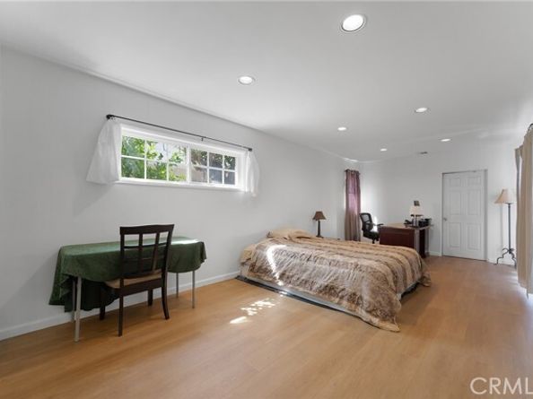 9037 Varna Avenue, Arleta (los Angeles) CA 91331