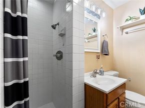 9037 Varna Avenue, Arleta (los Angeles) CA 91331