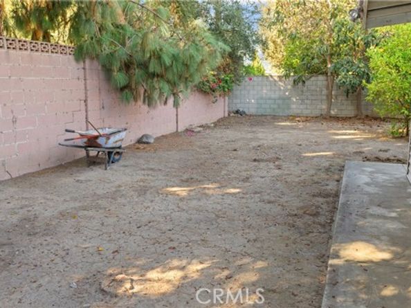2432 Larchmont Avenue, Santa Ana CA 92706