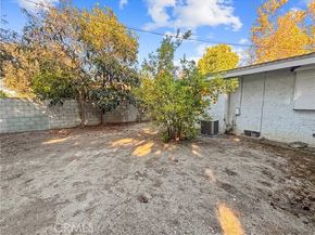 2432 Larchmont Avenue, Santa Ana CA 92706