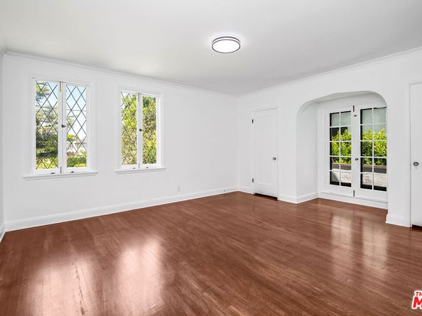 132 S Beachwood Drive, Los Angeles CA 90004