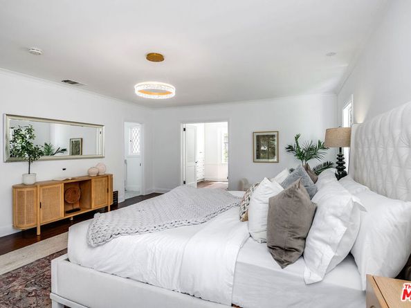 132 S Beachwood Drive, Los Angeles CA 90004