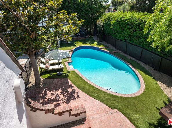 132 S Beachwood Drive, Los Angeles CA 90004