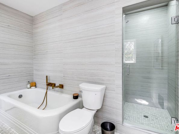 132 S Beachwood Drive, Los Angeles CA 90004