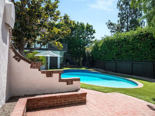 132 S Beachwood Drive, Los Angeles CA 90004
