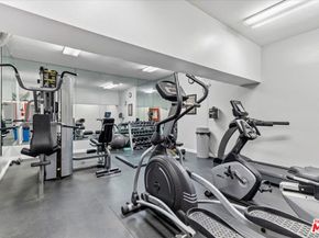 6250 Buckingham 101, Culver City CA 90230