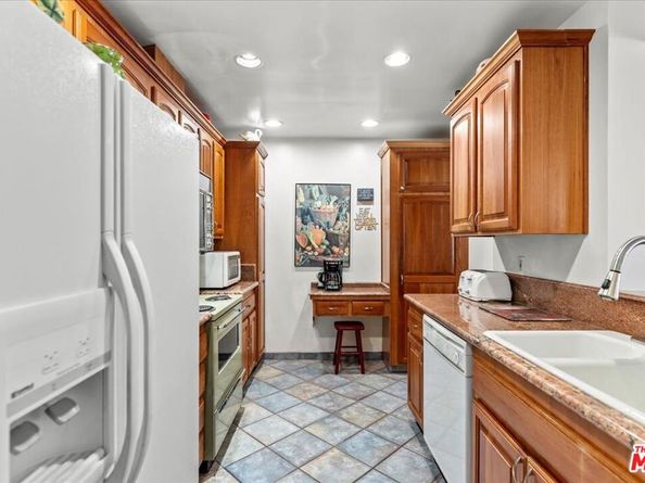 6250 Buckingham 101, Culver City CA 90230