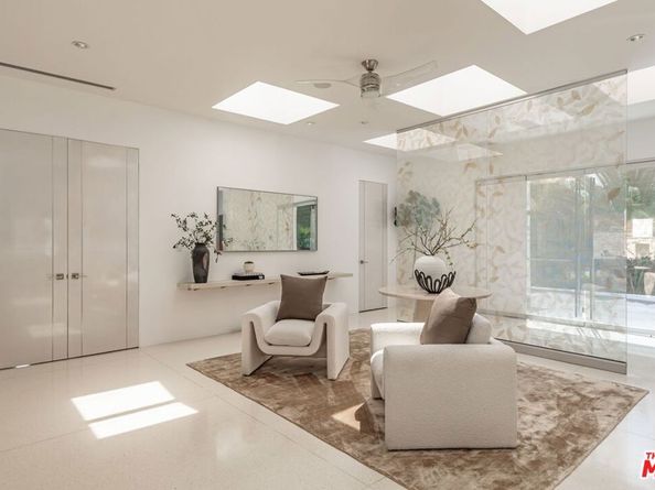 9229 Robin Drive, Los Angeles CA 90069
