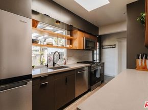 1622 Glyndon Avenue, Venice CA 90291