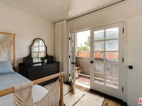 1622 Glyndon Avenue, Venice CA 90291