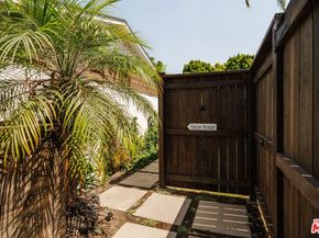 1622 Glyndon Avenue, Venice CA 90291