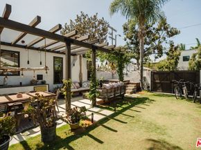 1622 Glyndon Avenue, Venice CA 90291