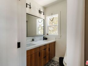 1622 Glyndon Avenue, Venice CA 90291