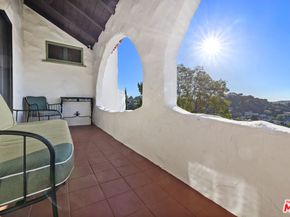 1224 Oberlin Drive, Glendale CA 91205