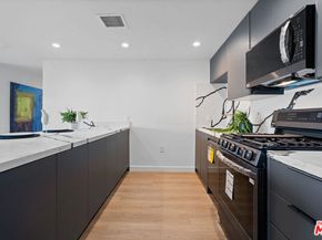 321 S Oxford Avenue 203, Los Angeles CA 90010