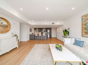 321 S Oxford Avenue 203, Los Angeles CA 90010