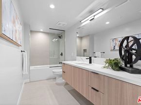 321 S Oxford Avenue 203, Los Angeles CA 90010