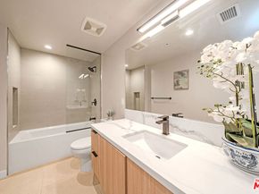 321 S Oxford Avenue 203, Los Angeles CA 90010