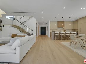 17811 Collins Street, Encino CA 91316