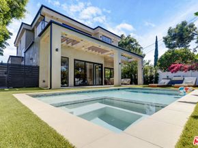 17811 Collins Street, Encino CA 91316