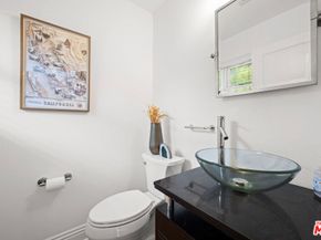 3005 Grand Canal, Venice CA 90291