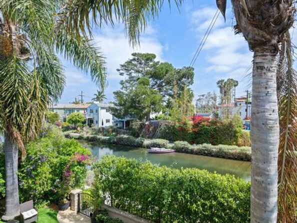 3005 Grand Canal, Venice CA 90291