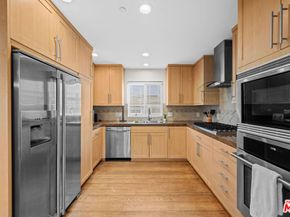 3005 Grand Canal, Venice CA 90291